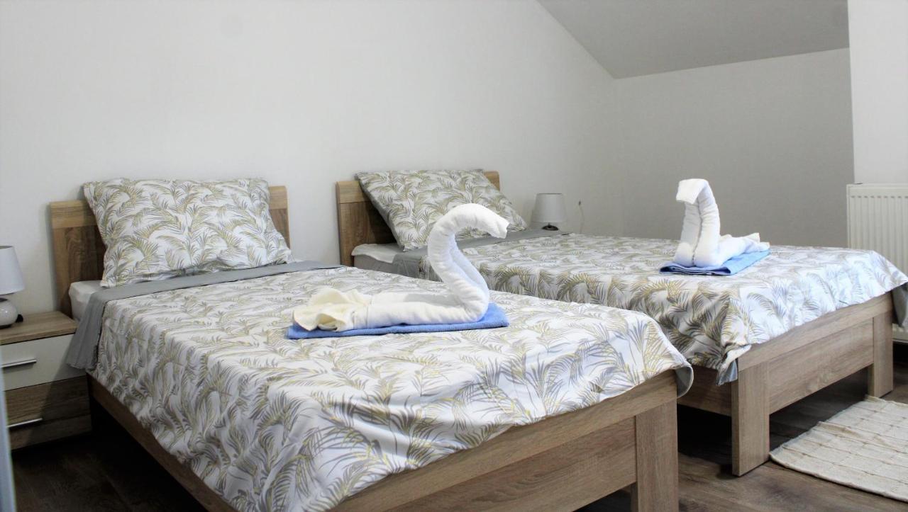 Apartman Swans Otocsán Kültér fotó