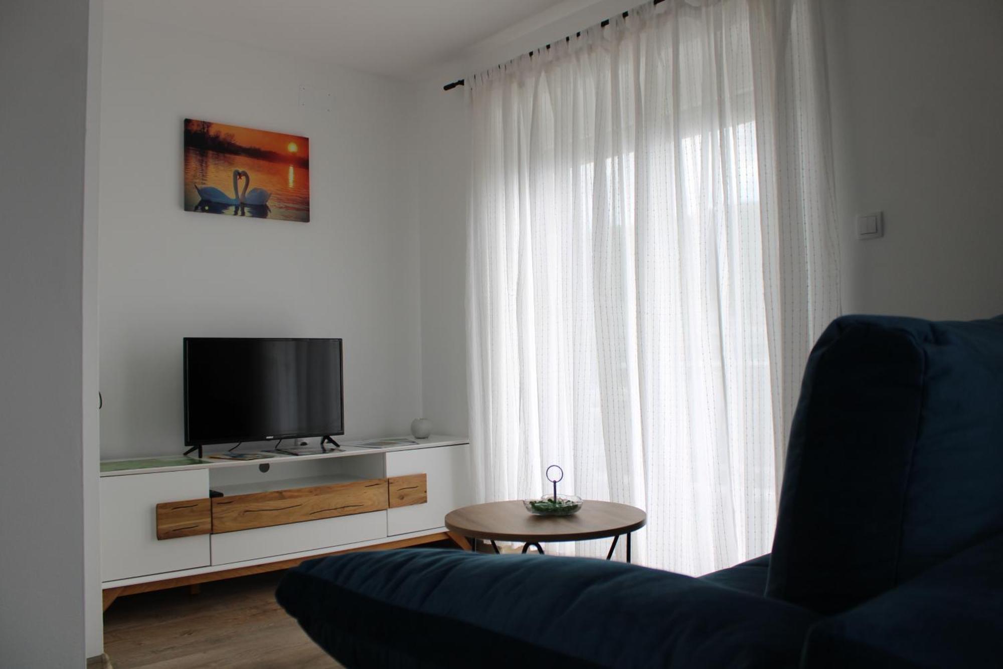 Apartman Swans Otocsán Kültér fotó
