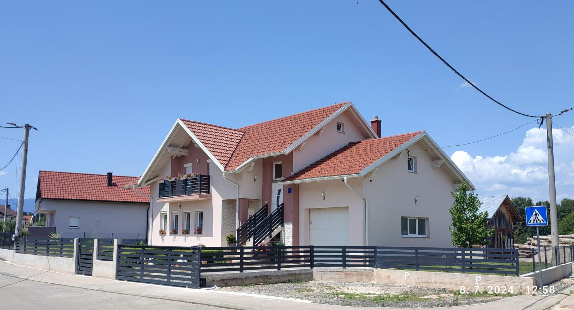 Apartman Swans Otocsán Kültér fotó